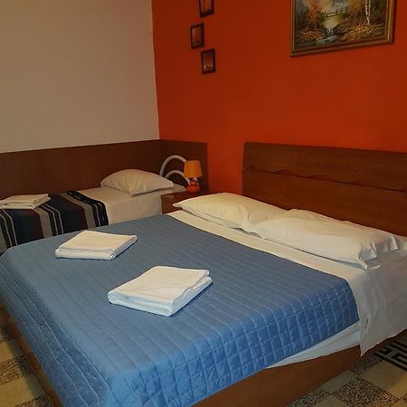 Guesthouse Ava โรม ภายนอก รูปภาพ