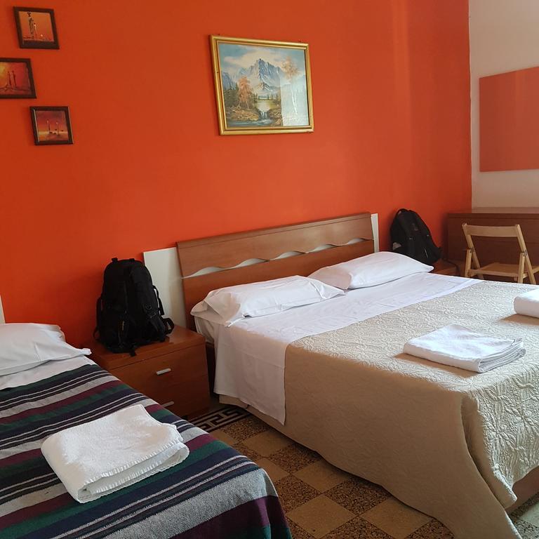 Guesthouse Ava โรม ภายนอก รูปภาพ